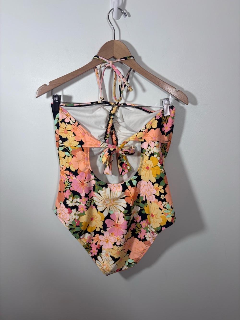 Shade & Shore Halter Keyhole Bandeau One Piece Swimsuit NEW Size Large Floral - Picture 8 of 14